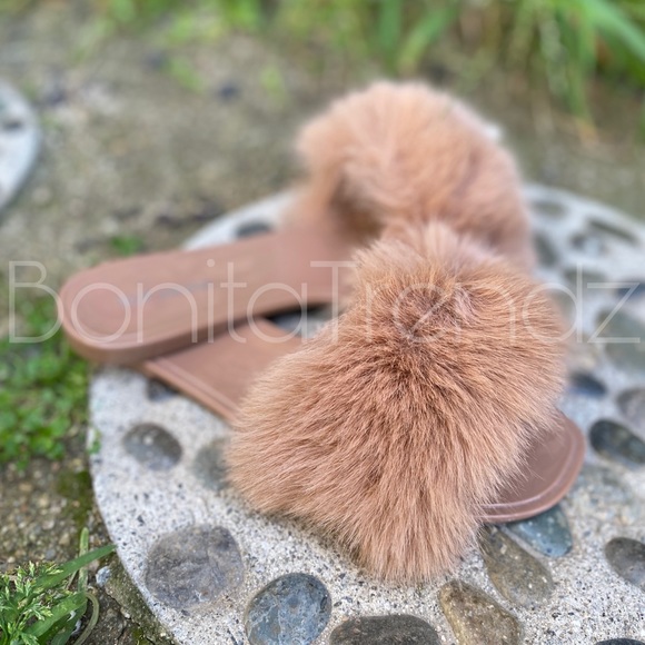 Vegan Fur Nude Slides Sandals - Picture 3 of 3